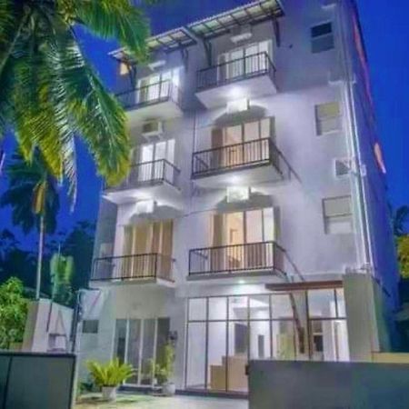 Sea Cloud Dalawella Hotel Унаватуна Екстериор снимка